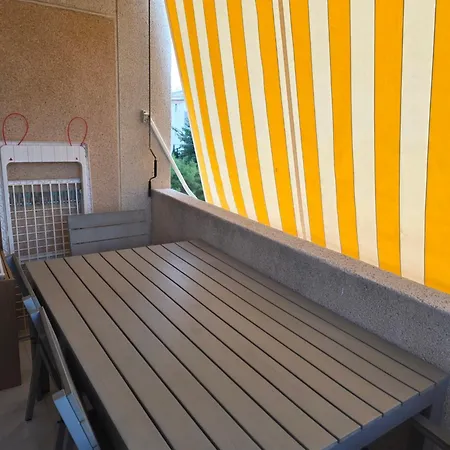 Salty And Sunny Apartman *